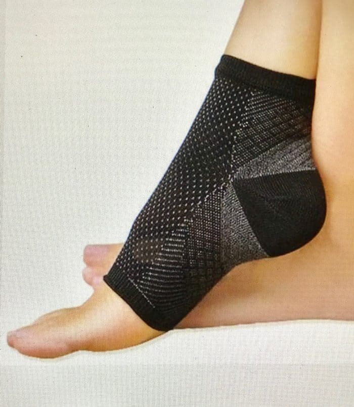 compression sock from 10 trendy gadgets