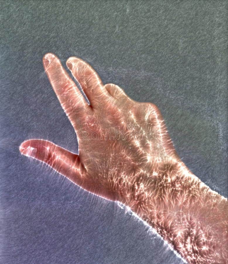 hand showing reiki energy 