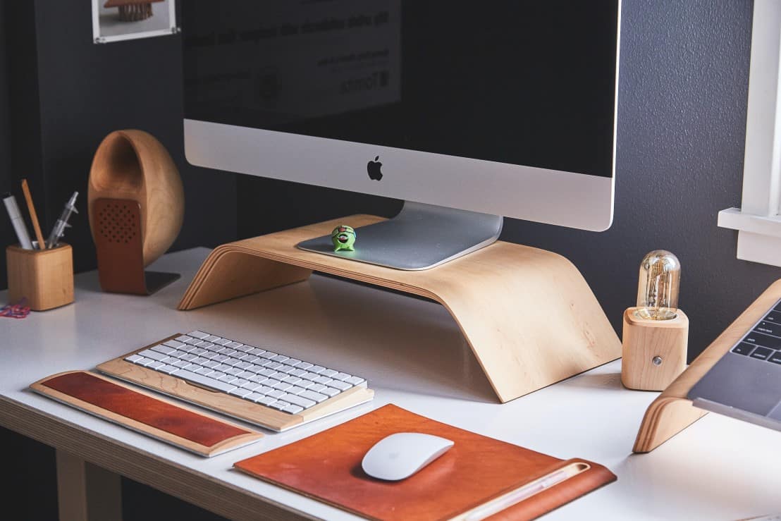 clean desk--no paper clutter